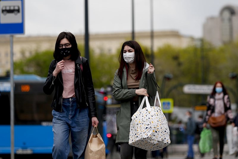 PEOPLE WITH FACE MASKS