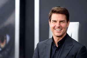 Είδαμε τον Tom Cruise χωρίς μπλούζα και θέλουμε τους ανάγλυφους κοιλιακούς του - εικόνα 1