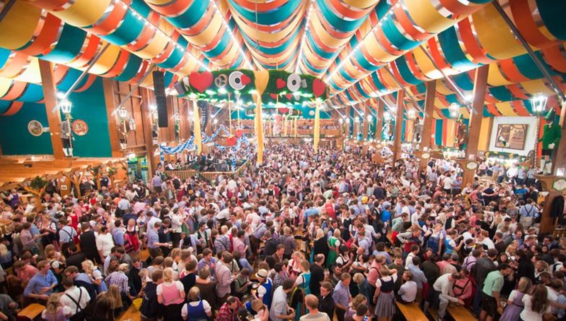 Oktoberfest φεστιβάλ