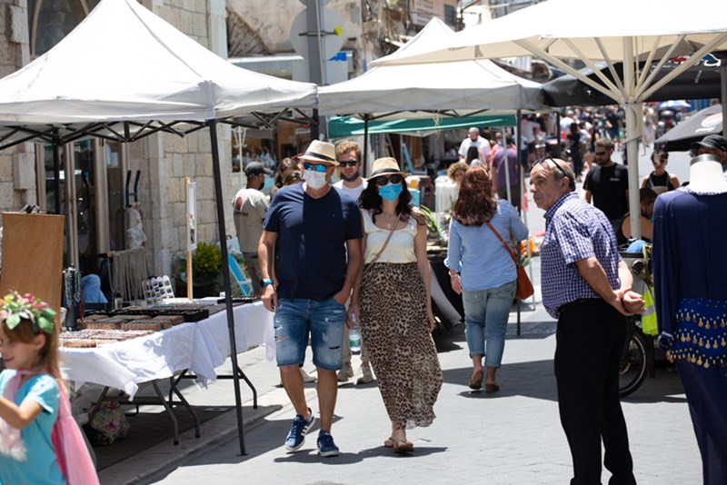 PEOPLE WITH FACE MASKS