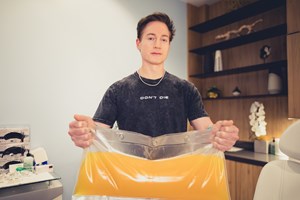 Ο Orlando Bloom έδωσε πάνω από 11.000 ευρώ για να καθαρίσει το αίμα του από τα μικροπλαστικά - εικόνα 1