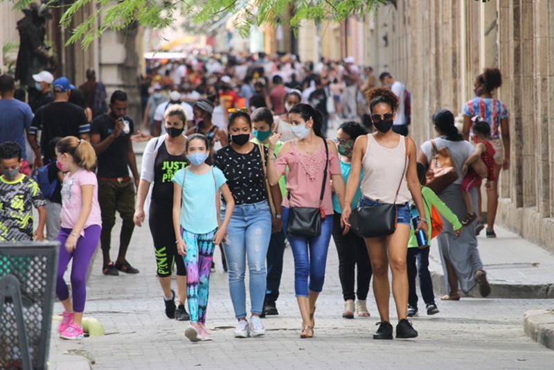 PEOPLE WEARING PROTECTIVE FACE MASKS