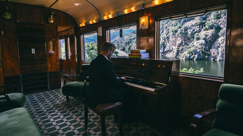 ΠΡΟΕΔΡΙΚΟ ΤΡΕΝΟ ΠΟΡΤΟΓΑΛΙΑ