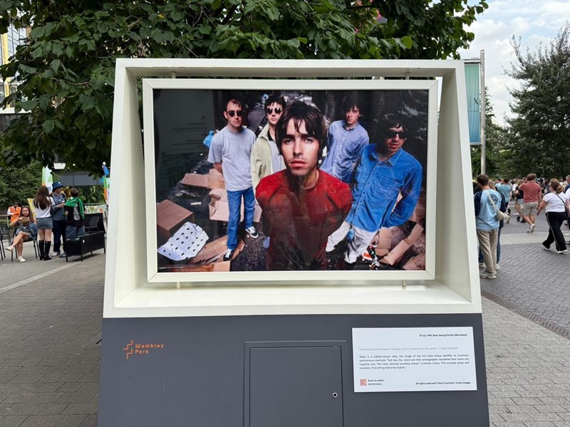Φωτογραφίες ένω από το Wembley πριν τη συναυλία