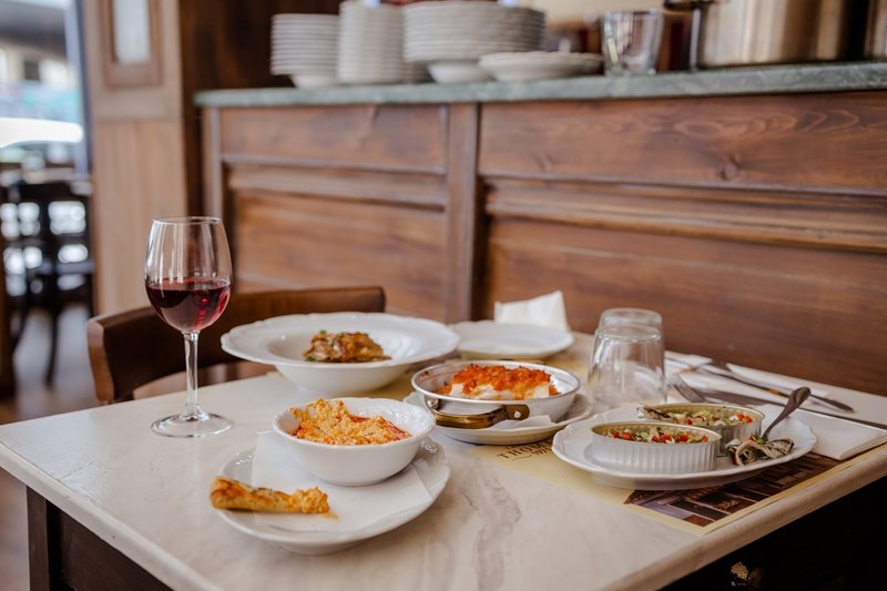 Το εστιατόριο Thomas 1971 Tavern στο Κουκάκι 5