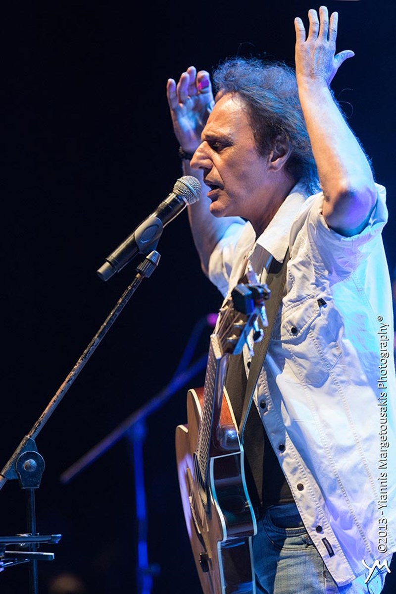 Βασίλης Παπακωνσταντίνου