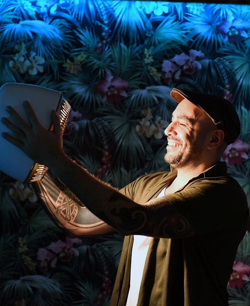 ΑΛΕΞΑΝΔΡΟΣ ΚΥΡΙΑΚΟΠΟΥΛΟΣ WHITE MONKEY