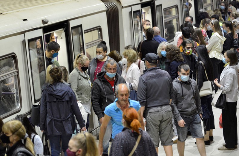 PEOPLE WITH FACE MASK