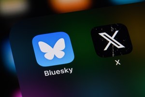 Η CEO του Bluesky τρόλαρε τον Mark Zuckerberg με ένα T-shirt που έχει ξεπουλήσει - εικόνα 1