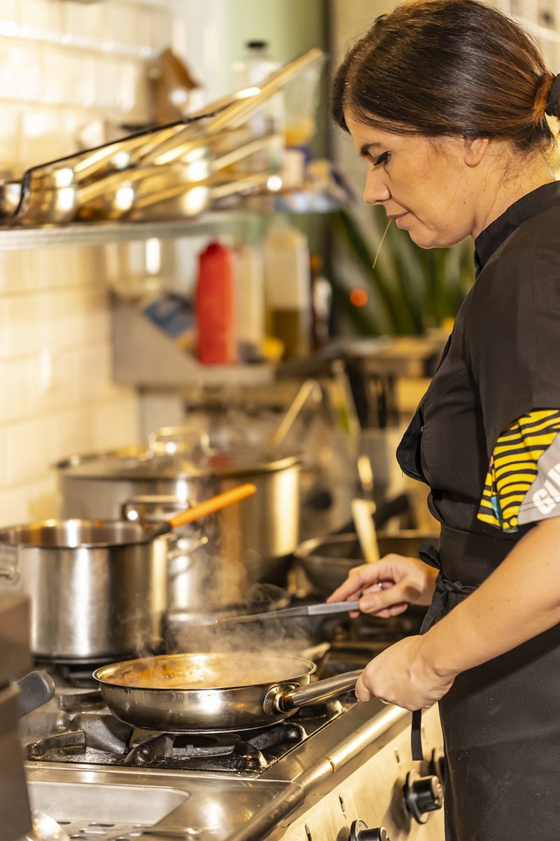 Napul’è όπως λέμε Italiano Vero_Η Μάγκυ Ταμπακάκη