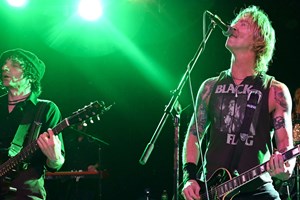 Ποιος έφταιγε στο ιστορικό beef των Axl Rose και Slash; - εικόνα 1