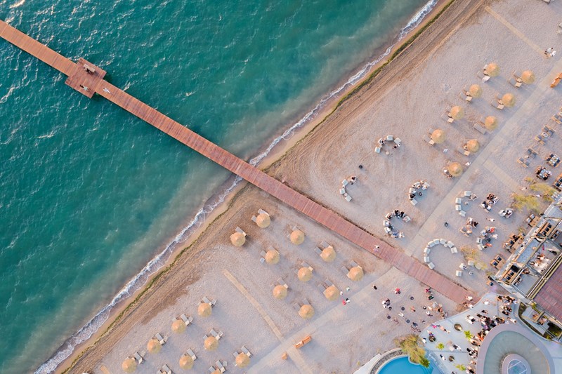 Στο W Costa Navarino για Electro Vibes, γενέθλια με Σάκη Ρουβά και κορυφαία καλοκαιρινά events 5