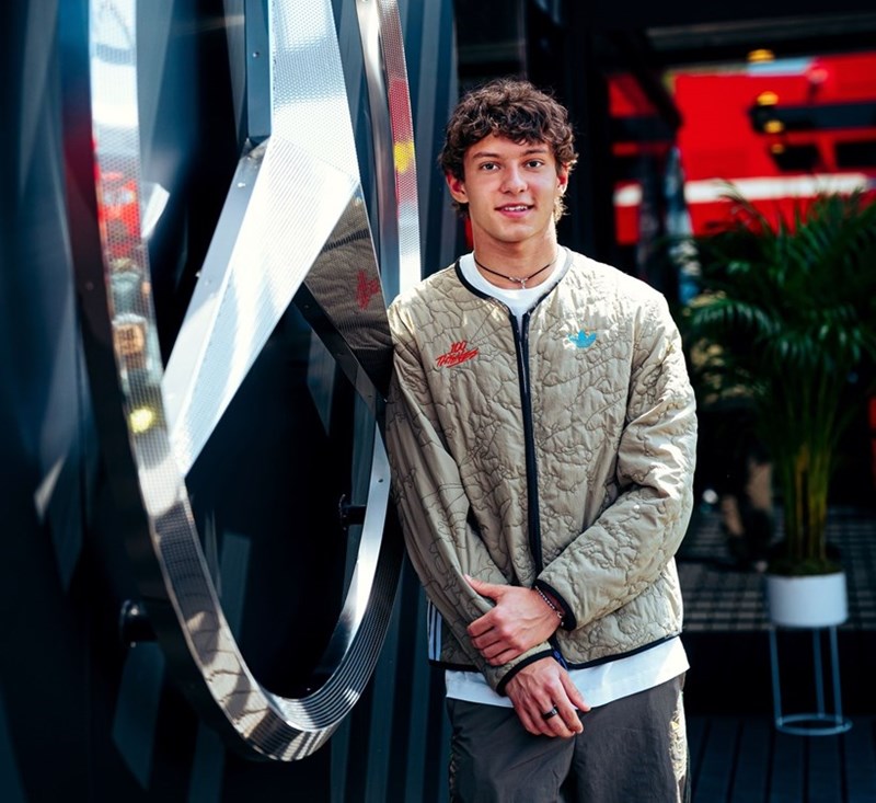 Ο Kimi Antonelli οργάνωσε εκδρομή στην Ίμολα της Formula 1 για όλη την τάξη του στο σχολείο