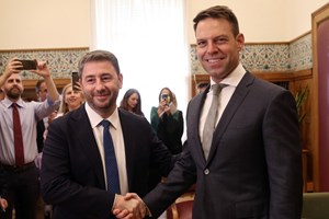 O Στέφανος Κασσελάκης δεν έχει 'ξεχάσει' τις διαγραφές - εικόνα 1