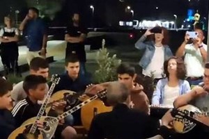 Μια συγκινητική στιγμή για τον Σταύρο Ξαρχάκο - εικόνα 1