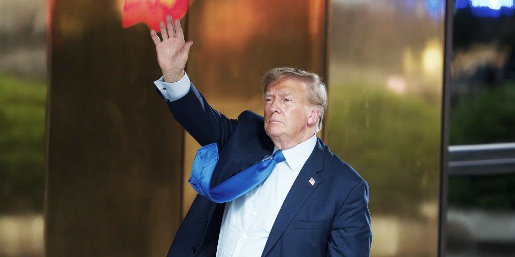 Σε άλλα νέα, ο Donald Trump βάλθηκε να σώσει τα ντόνατ - εικόνα 1