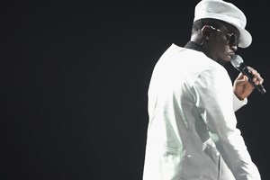 Το viral βίντεο με τον Bono να ρίχνει 'άκυρο' στον Diddy (video) - εικόνα 1