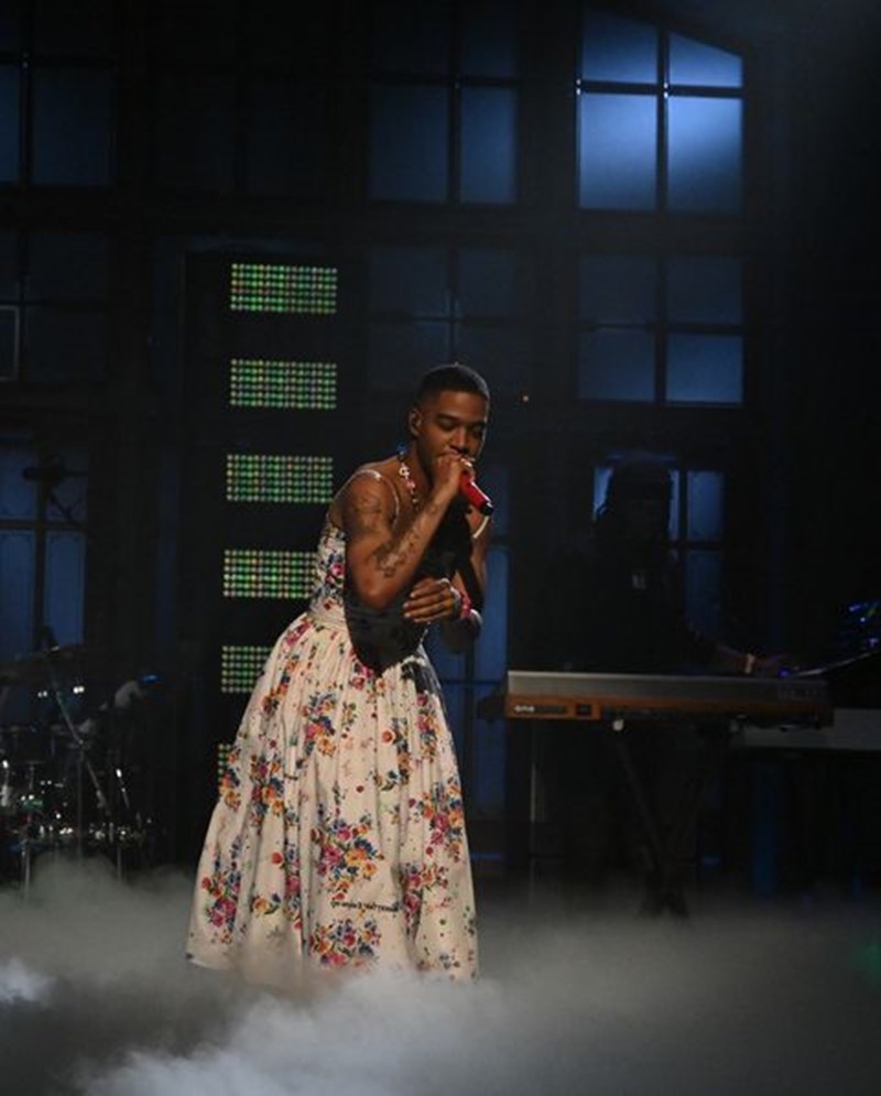 KID CUDI PERFORMING ON SATURDAY NIGHT LIVE