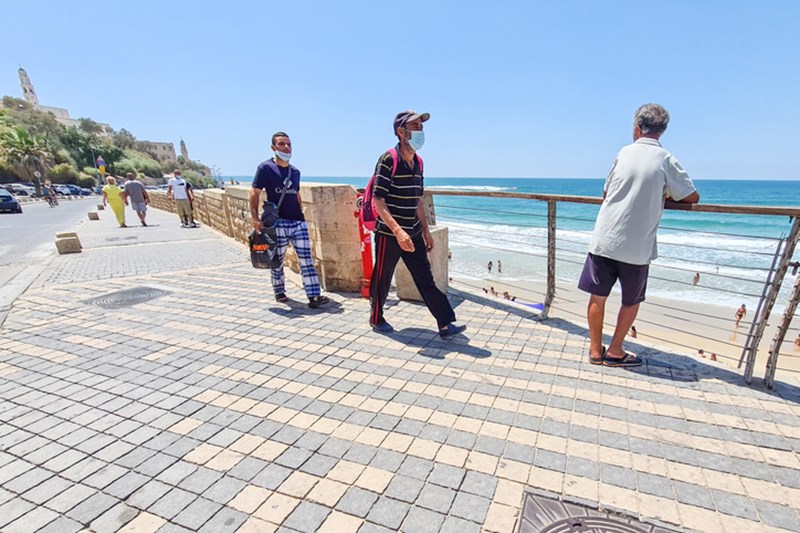 PEOPLE WITH FACE MASKS