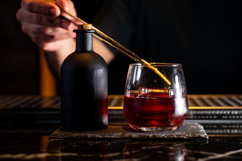 THE Y PROJECT ΕΣΤΙΑΤΟΡΙΟ ΥΤΟΝ 6