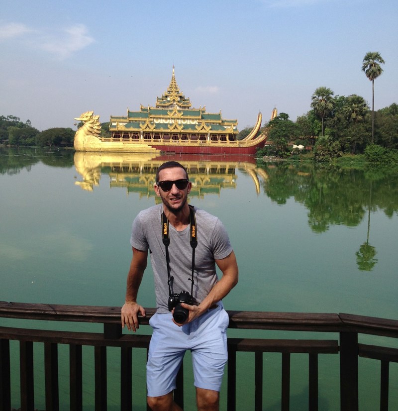 ΧΑΡΗΣ ΝΤΑΒΛΑΣ