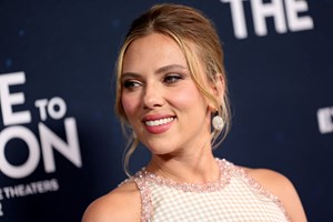 Η Scarlett Johansson τα βάζει με δεινόσαυρους στο πρώτο trailer του Jurassic World Rebirth - εικόνα 2