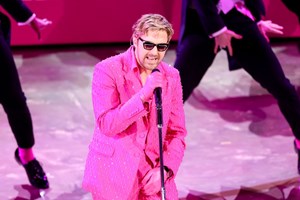 Ryan Gosling, ζηλεύουμε το κουλ ντύσιμό σου - εικόνα 1