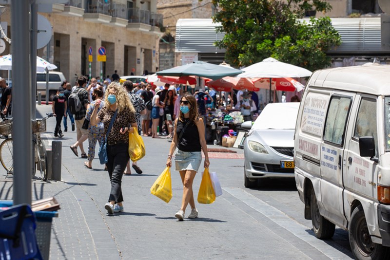 PEOPLE WITH FACE MASKS