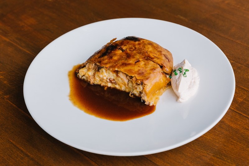 Οι Κυριακές έχουν ξανά Sunday Roast στο Vezene 1