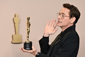 O Robert Downey Jr. πετάει 'μπηχτές' για τον Elon Musk - εικόνα 1