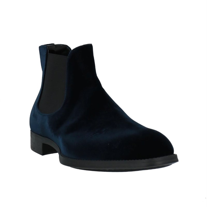 CHELSEA BOOTS