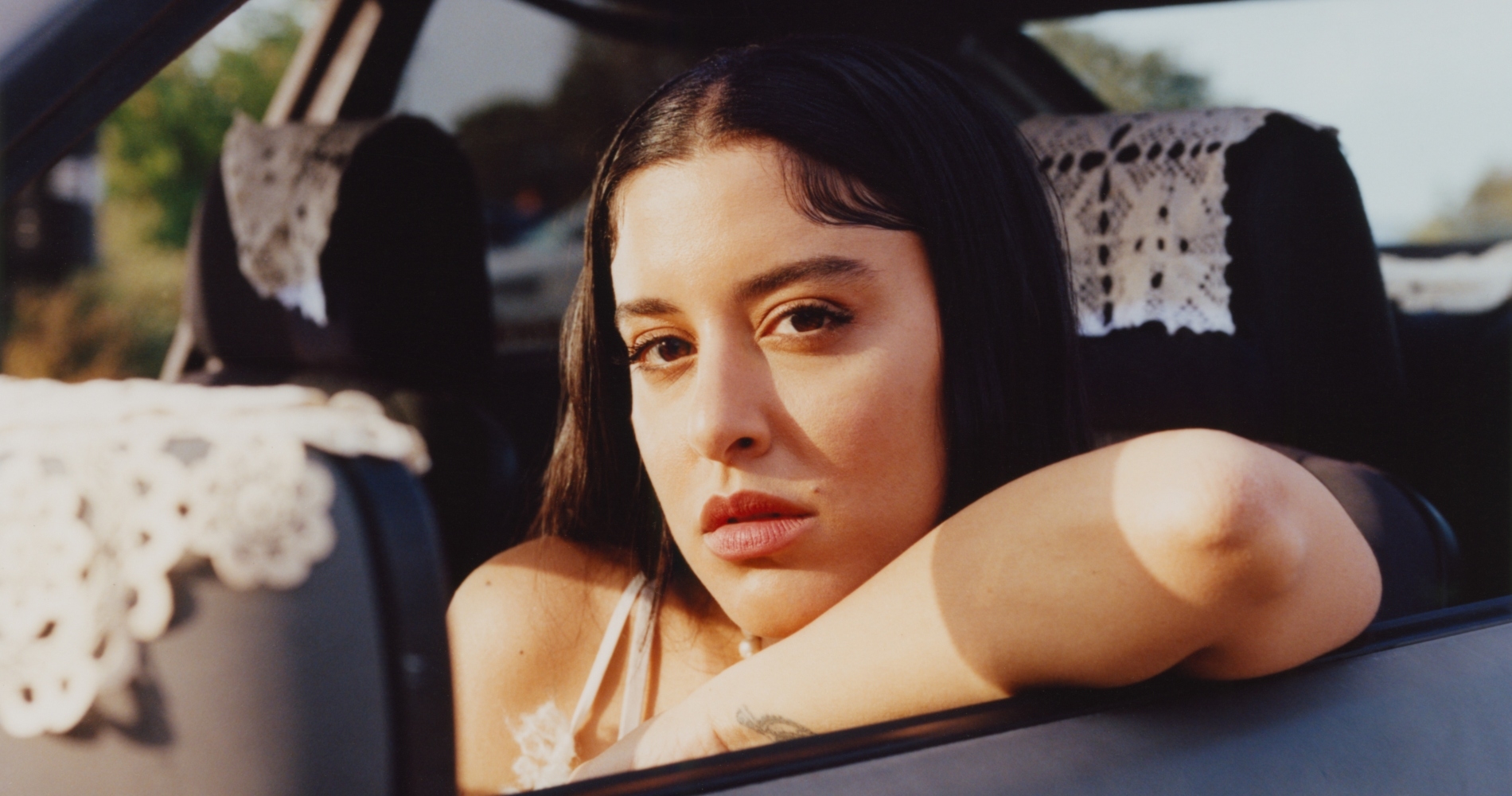 Όταν η Μαρίνα Σάττι, έπαιζε στους 'Δαίμονες' των Βίσση-Καρβέλα - εικόνα 1