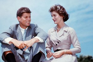 H σειρά που βλέπουν όλοι αυτήν την εβδομάδα στο Netflix - εικόνα 1