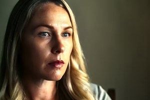 Στο Alexander: The Making of a God του Netflix, ο Μέγας Αλέξανδρος φιλά τον Ηφαιστίωνα - εικόνα 1