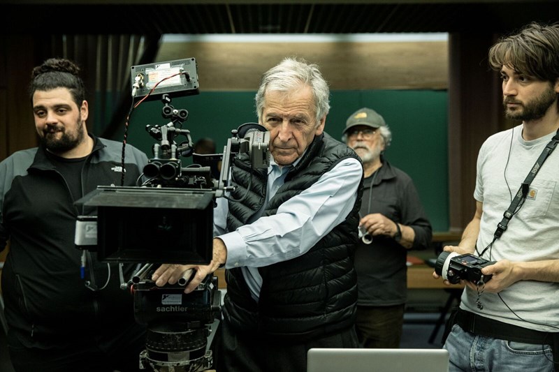 Ενήλικοι στην αίθουσα