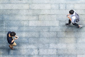 Πόσους φίλους χρειαζόμαστε για να είμαστε ευτυχισμένοι, σύμφωνα με το Harvard - εικόνα 1