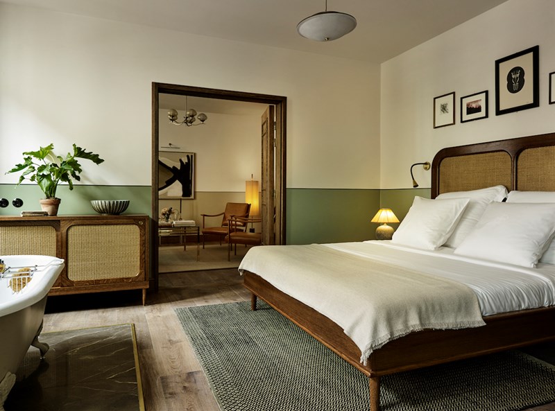 ΞΕΝΟΔΟΧΕΙΟ ΣΑΝΤΕΡΣ 4