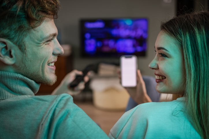 Και δηλαδή, πώς θα μπορέσει το Netflix να καταργήσει τους κοινούς κωδικούς; - εικόνα 1