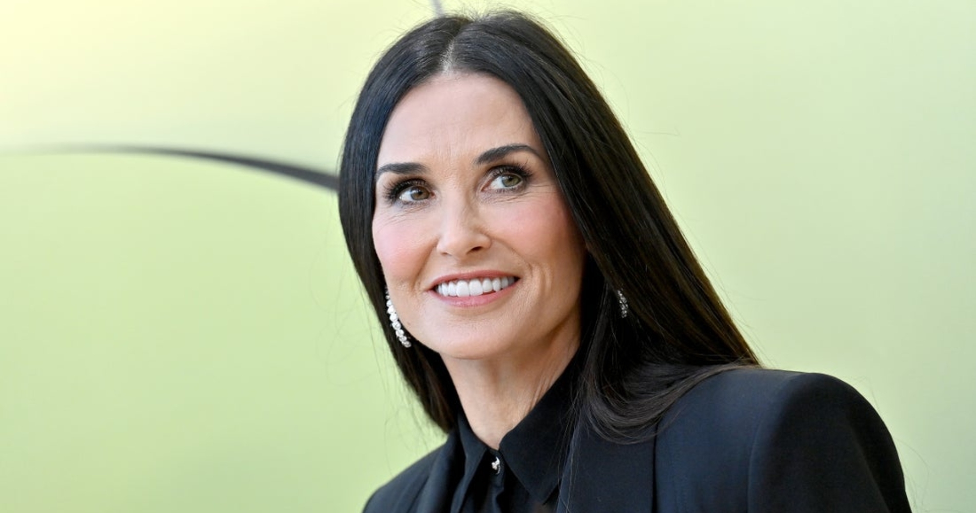 H Demi Moore μόλις προσγειώθηκε στους Παξούς - εικόνα 1