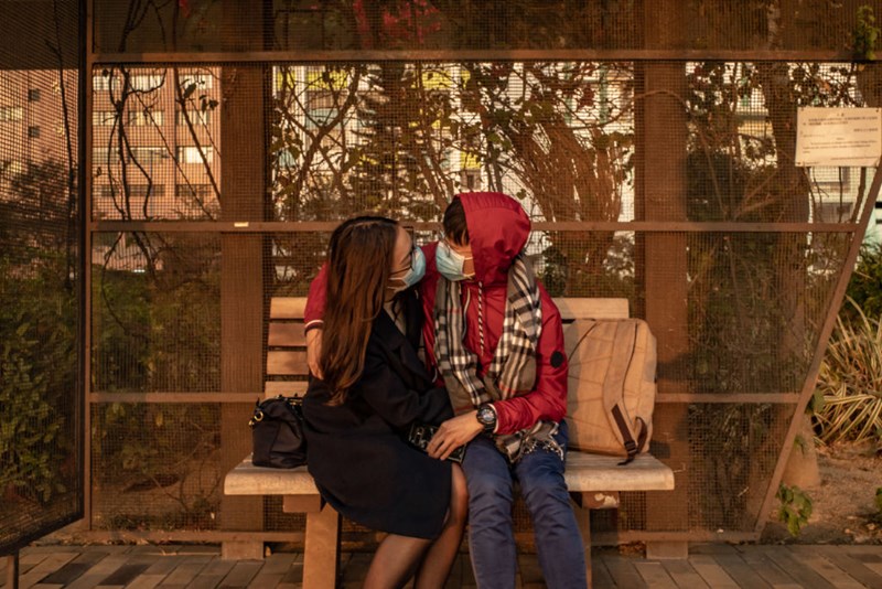 ΚΟΡΟΝΟΪΟΣ ΚΑΙ ΠΟΛΙΤΙΚΟΣ ΓΑΜΟΣ 1