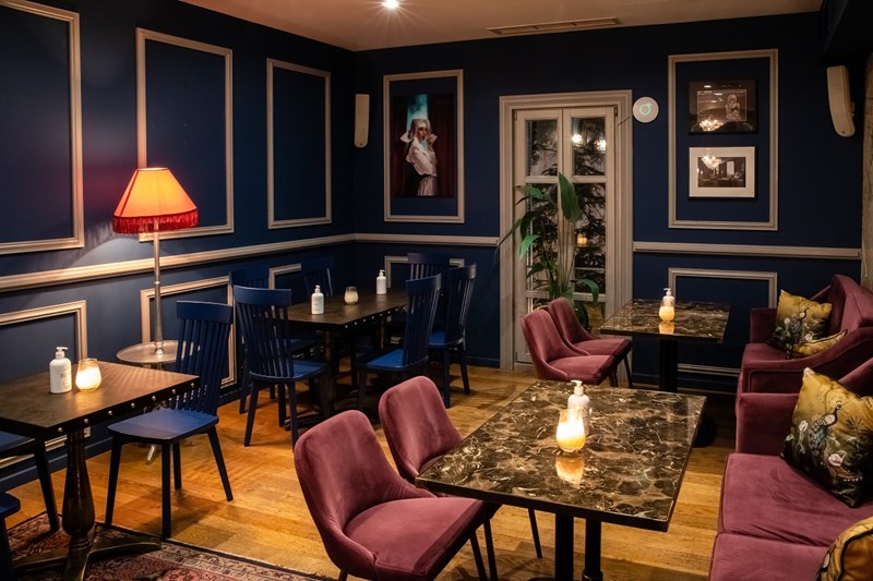 THE DALLIANCE HOUSE Ο ΧΩΡΟΣ ΤΟΥ ΕΣΤΙΑΤΟΡΙΟΥ