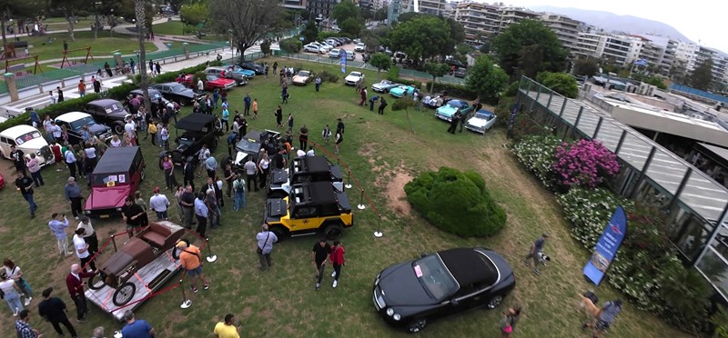 Φωτογραφία από την έκθεση κλασικών αυτοκινήτων στον Άλιμο.