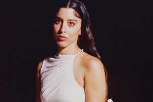 Το 'Ζάρι' της Μαρίνας Σάττι για ροκάδες μας αρέσει περισσότερο - εικόνα 1