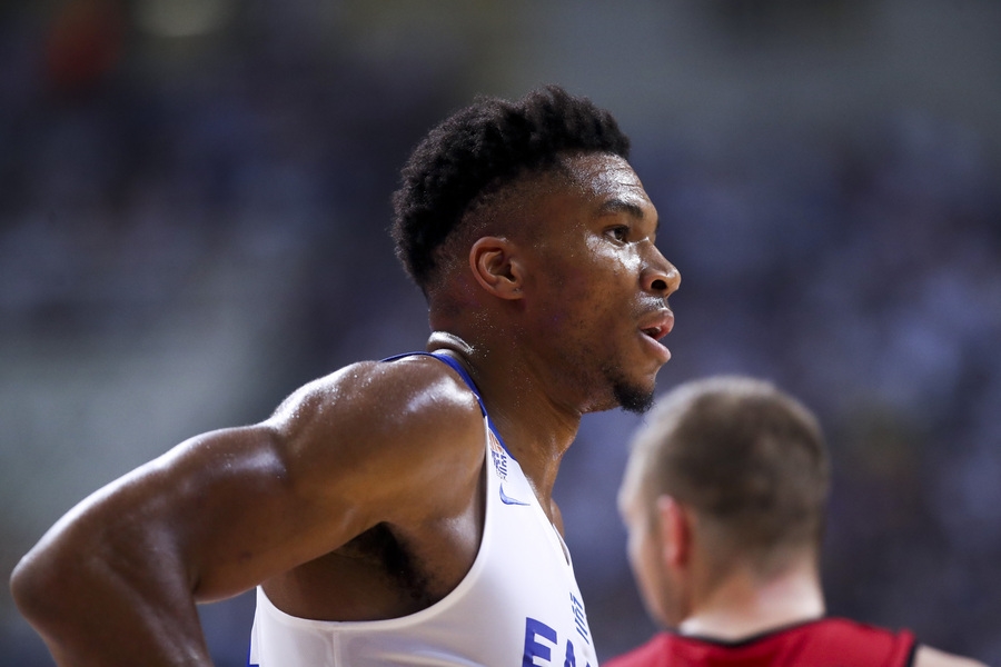 Πέθανε ο Jerry West, ο άνθρωπος που χάρισε τη φιγούρα του στο logo του NBA - εικόνα 1