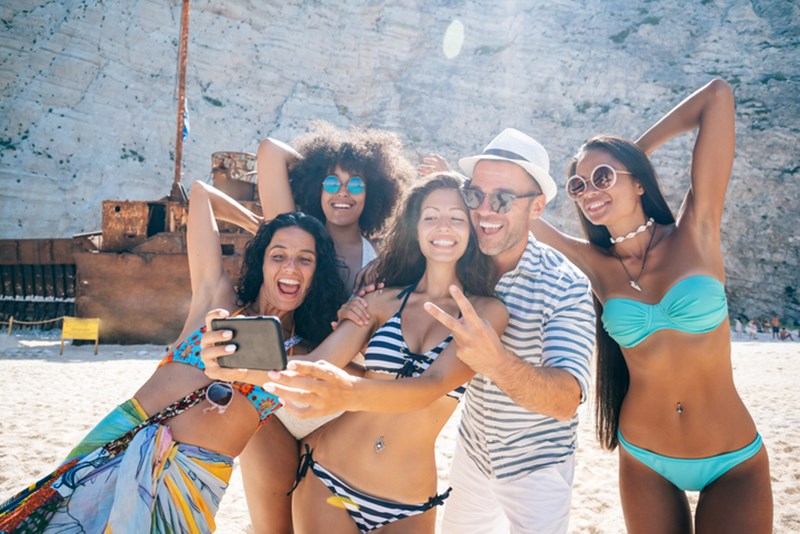 TOURISTS IN ZAKYNTHOS