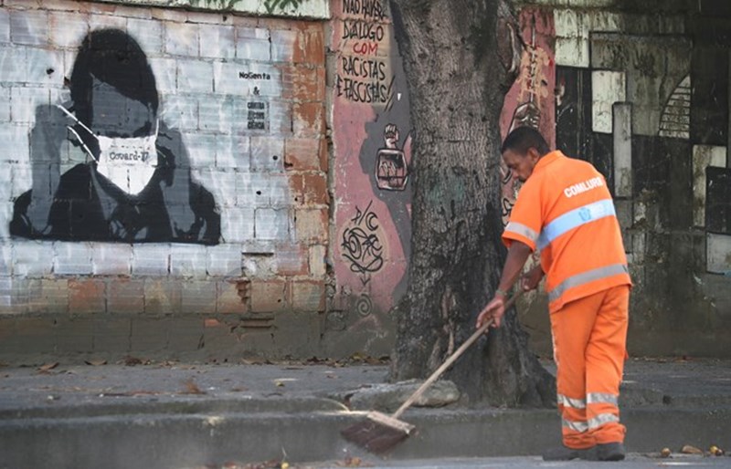ΜΑΣΚΑ ΚΟΡΟΝΟΪΟΣ ΠΑΝΔΗΜΙΑ