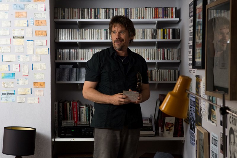 Η ΤΖΟΥΛΙΕΤ ΓΥΜΝΗ