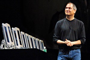 Όταν ο Steve Jobs παρουσίαζε το πρώτο iMac το 1998 - εικόνα 1