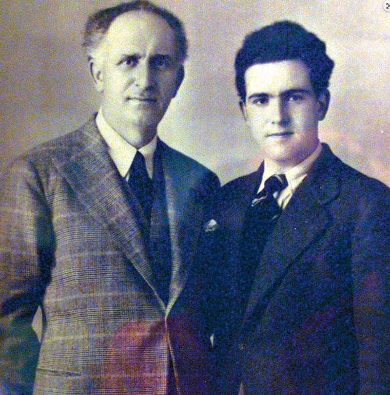 ΑΝΔΡΕΑΣ ΠΑΠΑΝΔΡΕΟΥ 1