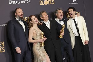 Ούτε η Gigi Hadid γλίτωσε από τη μάνα του Bradley Cooper - εικόνα 1